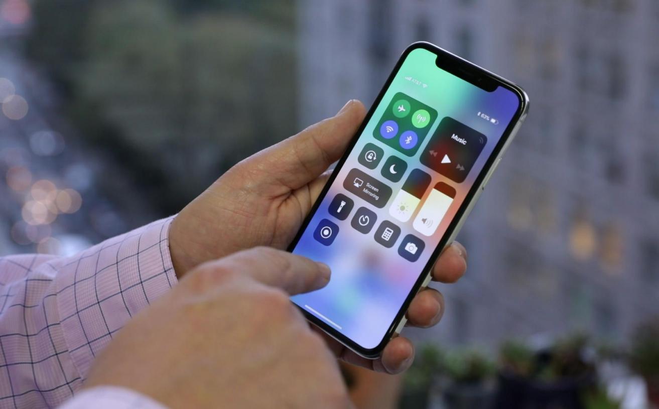 The 5G iPhone Shift Has Gotten Complicated Because of the Qualcomm Chip Battle