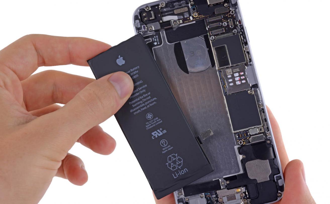 Apple Sees High Demand for Replacement iPhone Batteries