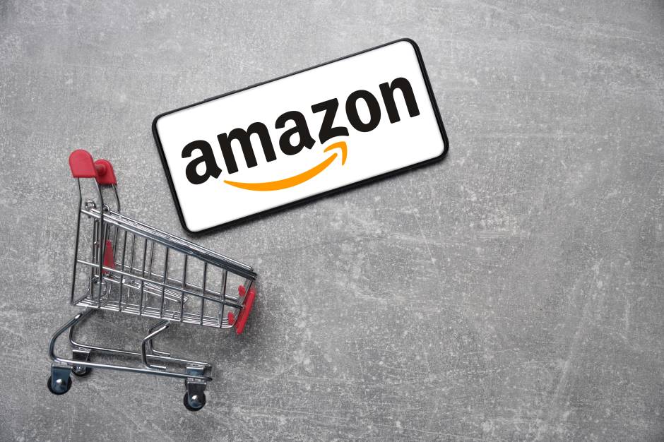 Supermarket cart and amazon logo